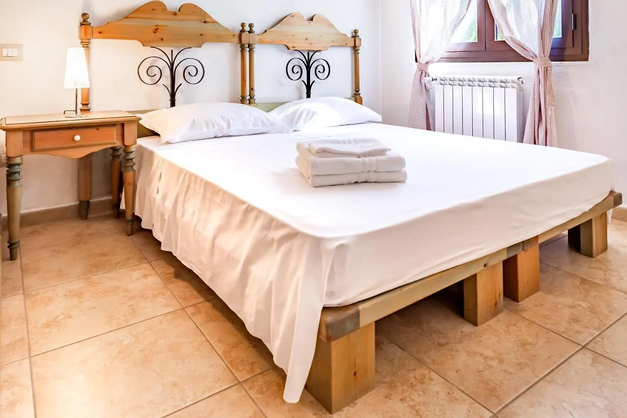 Villa Pinewood Santa Margherita di Pula 0*,