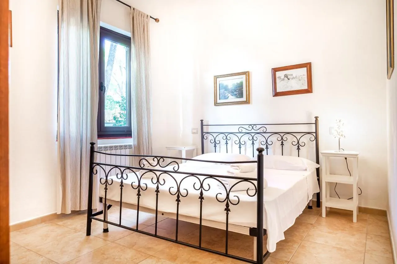 Villa Pinewood Santa Margherita di Pula Italia